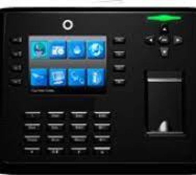 مقارنة بين ZK iClock 700 و ZK iClock 680
